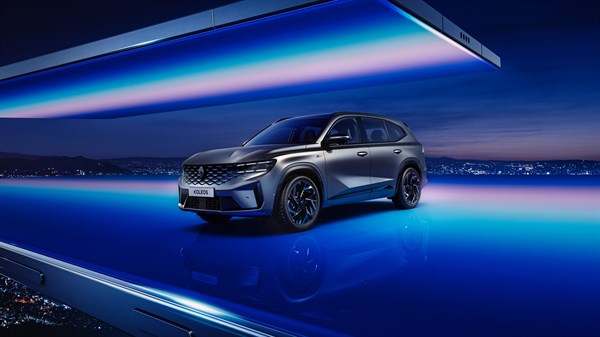 Renault Koleos full hybrid E-Tech - diseño deportivo y dinámico
