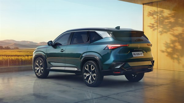 Renault Boreal - dynamic rear indicators for enhanced visibility