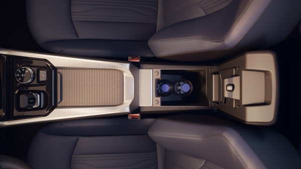 Renault Boreal - high centre console with cooling storage